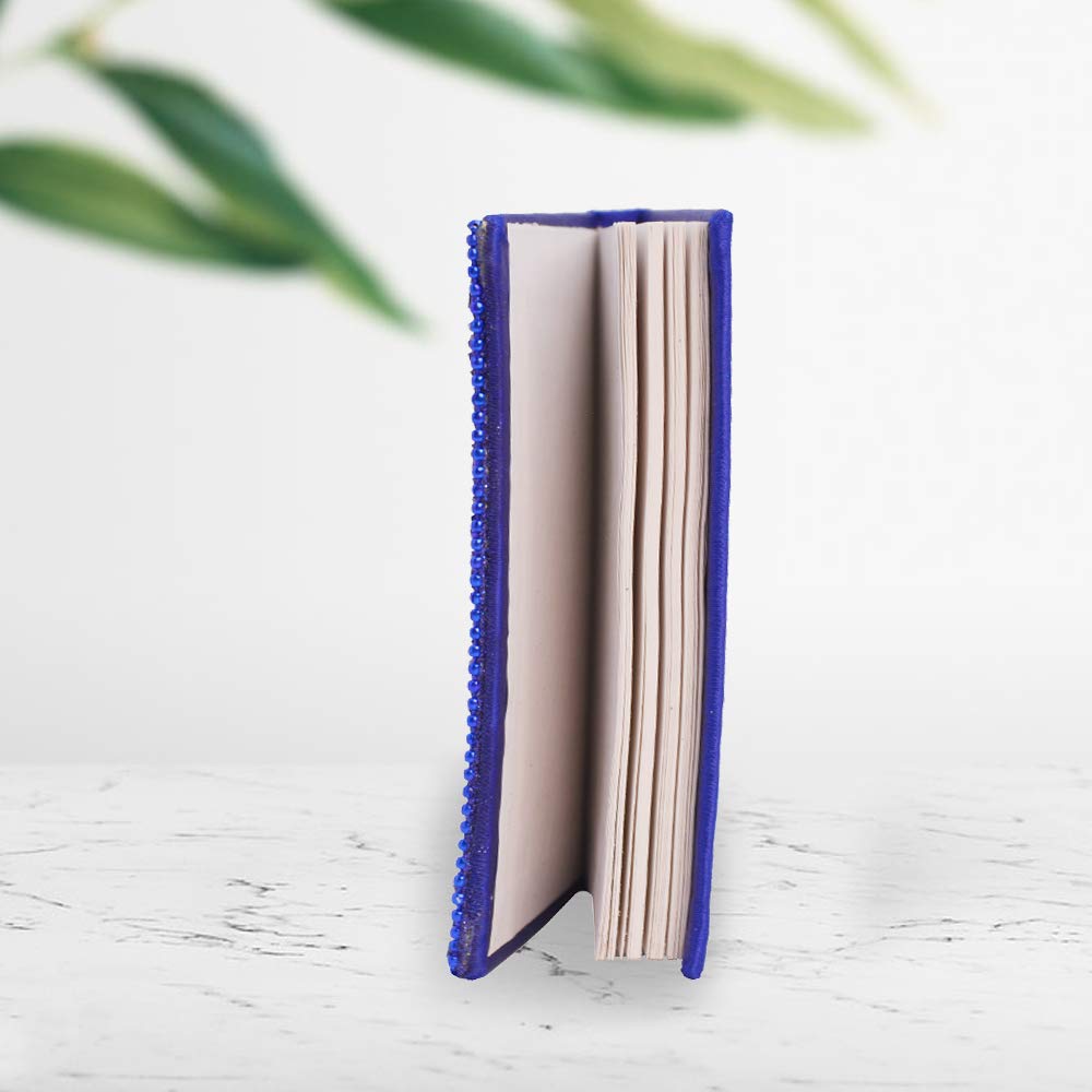 santarms Large Size Diary: Organize Your Thoughts with Style