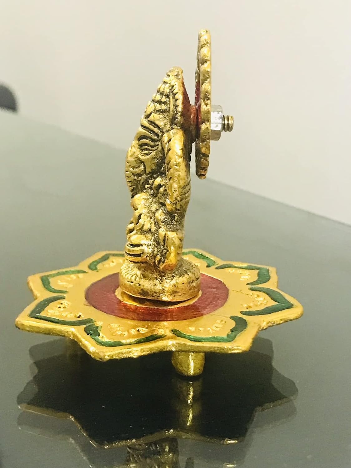 santarms Metal Ganesha Idol with Kamal Chowki, Siddhivinayak Murti Ji - Showpiece for Table Top Home Temple Lord Ganapathi, Ganesh Best Car Dashboard Gift Items Pooja Accessories, Pack of 1