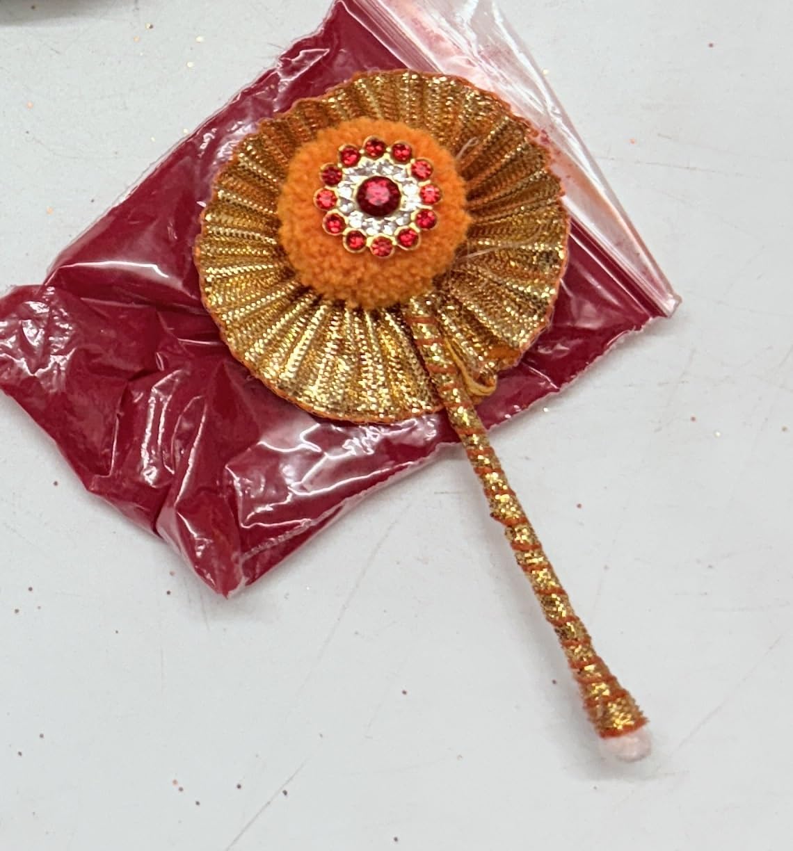 Santarms Sindoor Kumkum Powder, 10g, with Traditional Tilak Applicator Stick, Red