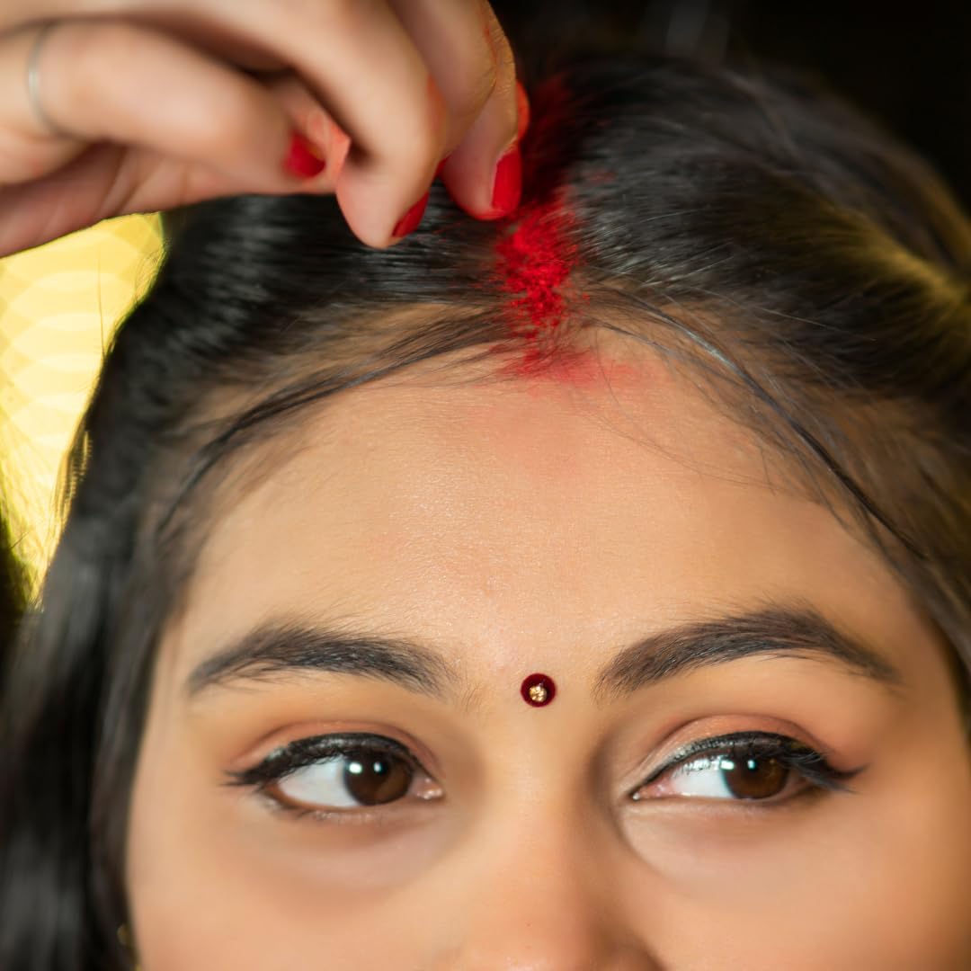 Santarms Natural Laal Sindoor Powder for Women, Red Kumkum Suhaag for Daily Use, Weddings and Puja Use - 10g