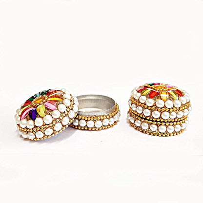 santarms golden small kum-kum box handcraft sindoor refillable for married women shadi ka gift puja round kumkum sindur shringar dani dabbi gifting moti dibbi fancy decoration (set of 2)
