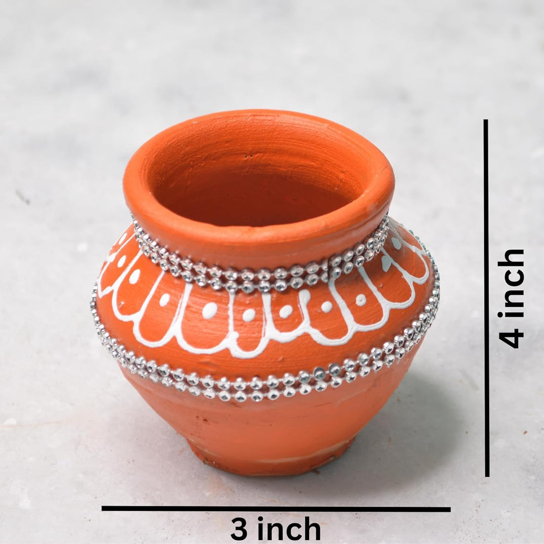 santarms Small Traditional Govardhan Pooja Matki Decoration Handcrafted Soil Matki for Govardhan Parvat Ritual Authentic Home Decor for Diwali and Festive Celebrations, Pack of 1 pcs