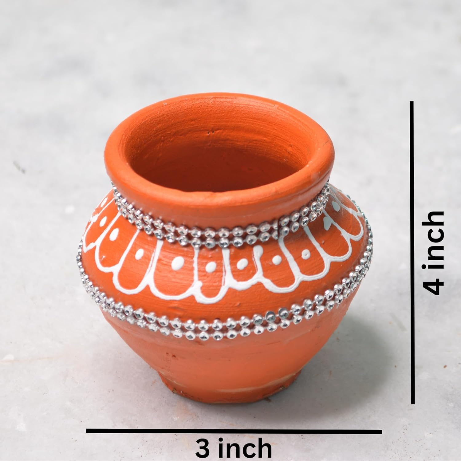 santarms Small Traditional Govardhan Pooja Matki Decoration Handcrafted Soil Matki for Govardhan Parvat Ritual Authentic Home Decor for Diwali and Festive Celebrations, Pack of 1 pcs