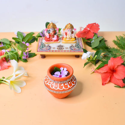 santarms Small Traditional Govardhan Pooja Matki Decoration Handcrafted Soil Matki for Govardhan Parvat Ritual Authentic Home Decor for Diwali and Festive Celebrations, Pack of 1 pcs