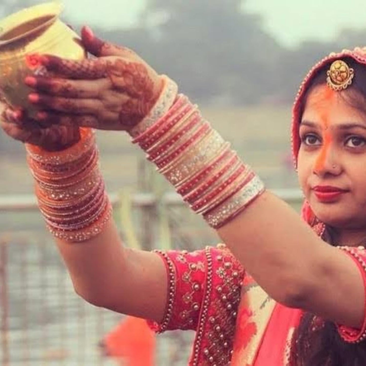 Santarms Grade A++ Natural Organic Pila Sindoor Kumkum Powder for Women Daily Use, Pooja, and Traditional Rituals - 50gm