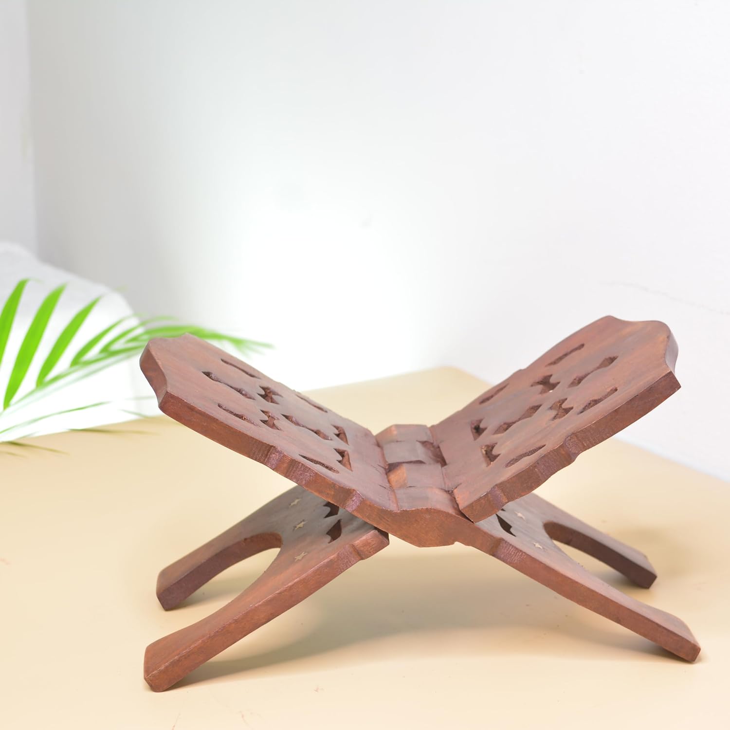 Santarms Ramayan Stand Wooden Holder or Rehal (10 Inch)