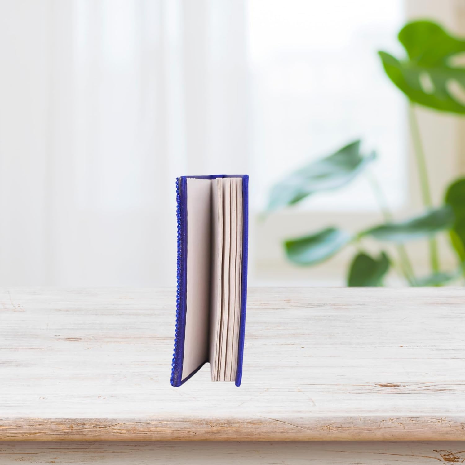 santarms Large Size Diary: Organize Your Thoughts with Style