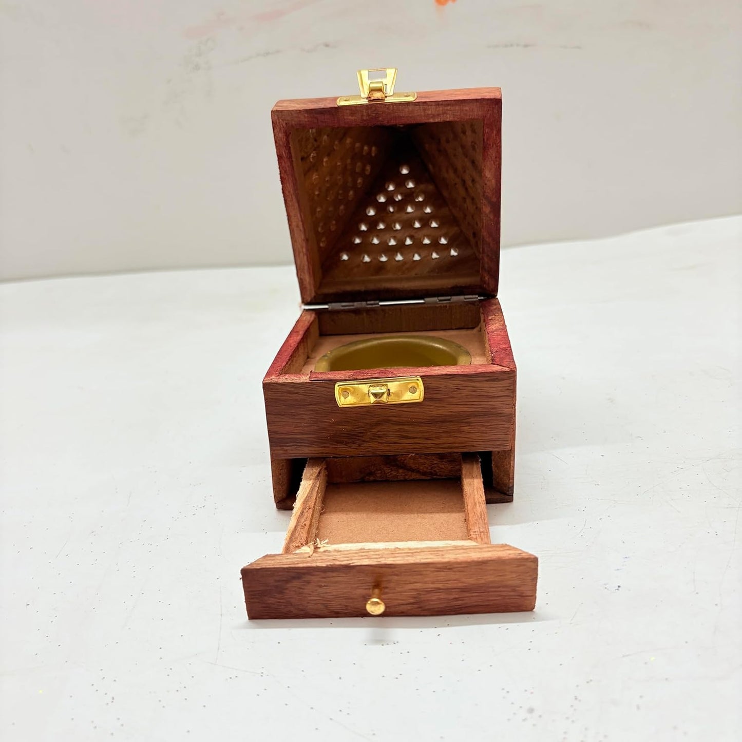 Santarms Wooden Dhoopbatti Stand with Ash Catcher, Sheesham Wood Pyramid Shape Incense Holder, Dhupbatti Box Stand - Pack of 1