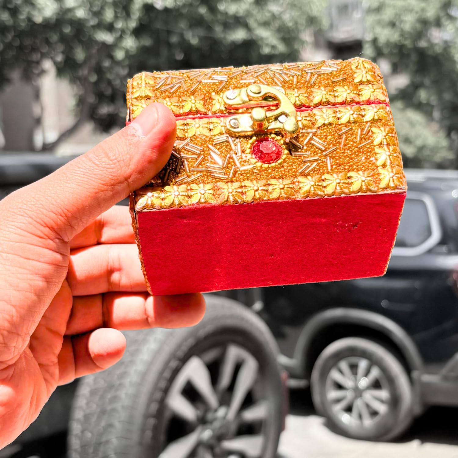 santarms Golden Jewelry Gift Box – 1 pcs Small Elegant Vanity Box for Earrings, Watches & Accessories