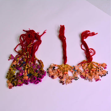 santarms Heartwarming Rakshabandhan Choose The Perfect Girls Rakhi For Your Brother Sister Pack Of 4 Kundan Work And Beads Rakhis Bhabhi With Free Mauli Chawal