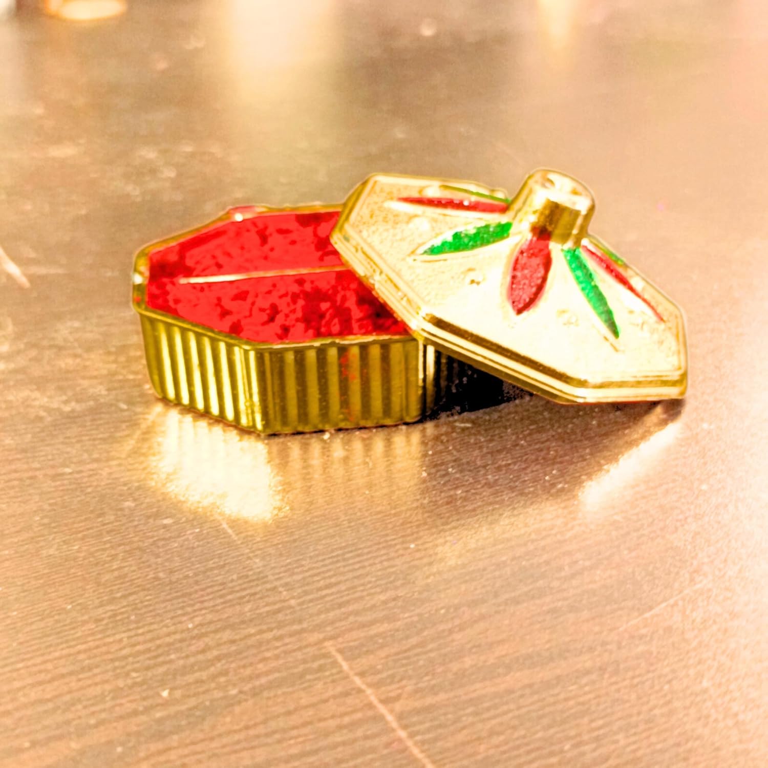 santarms Handmade Plastic Kumkum Boxes/Sindoor Dani with Roli and Chawal Storage Box | Dabbi/Dibbi for Store Haldi, Kumkum, Sindur, Chandan, Bindi and Pendents - Pack of 1