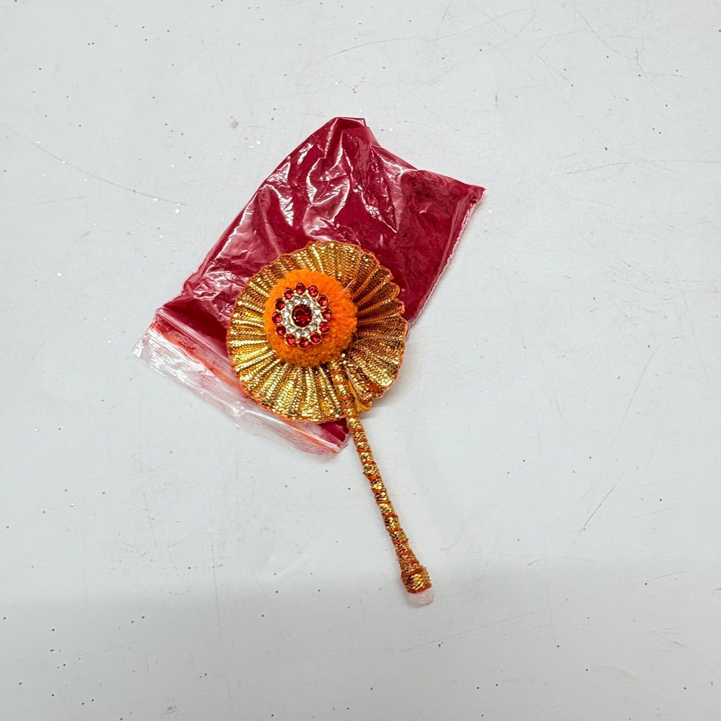 Santarms Sindoor Kumkum Powder, 10g, with Traditional Tilak Applicator Stick, Red