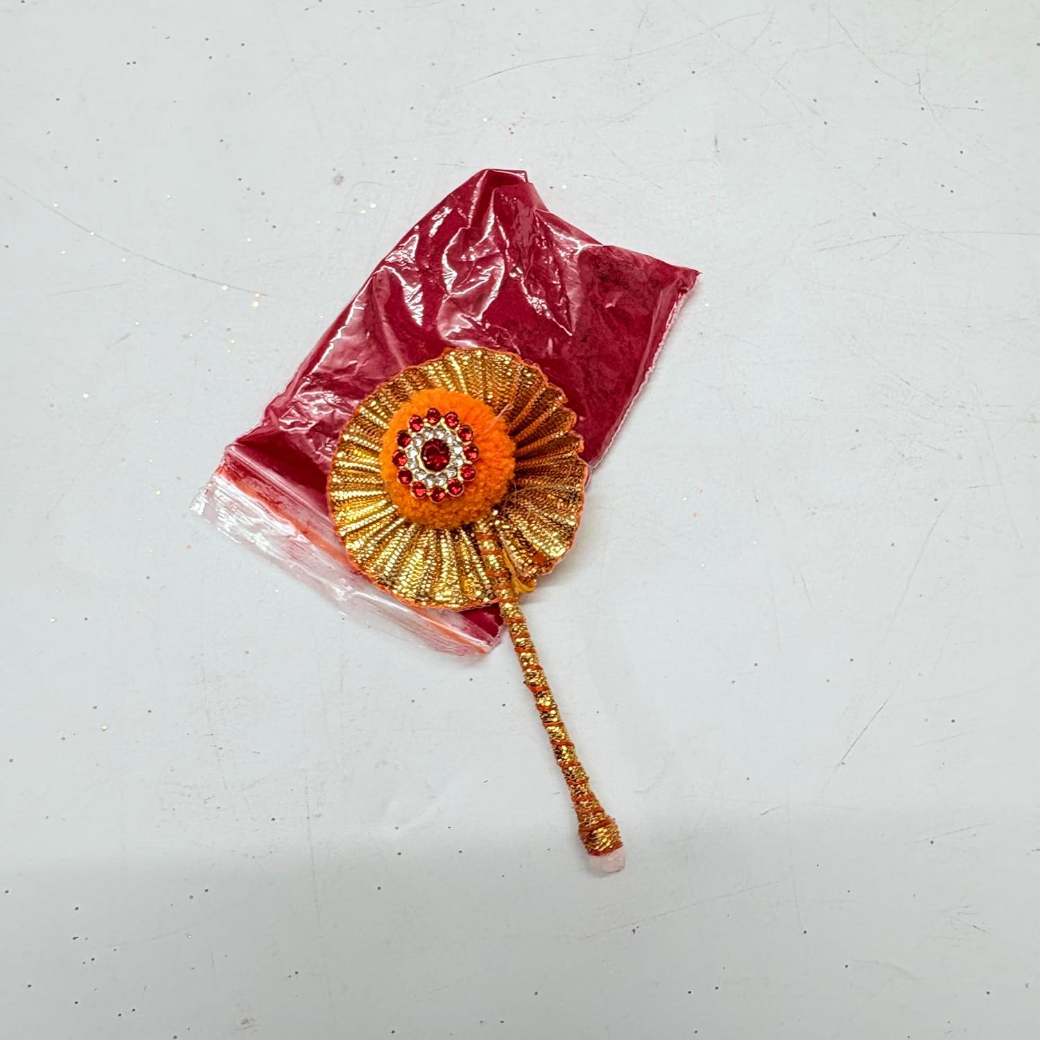 Santarms Sindoor Kumkum Powder, 10g, with Traditional Tilak Applicator Stick, Red