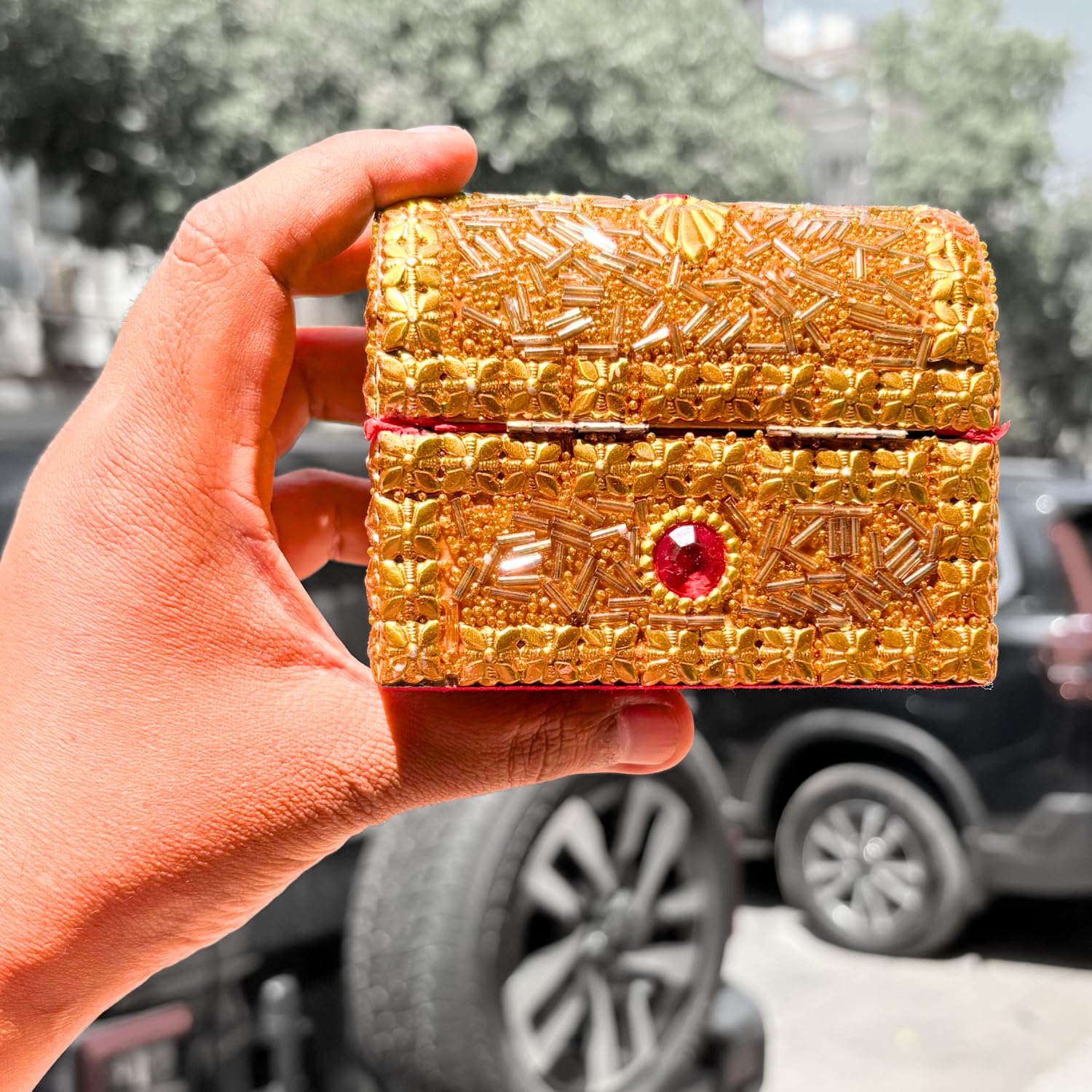 santarms Golden Jewelry Gift Box – 1 pcs Small Elegant Vanity Box for Earrings, Watches & Accessories