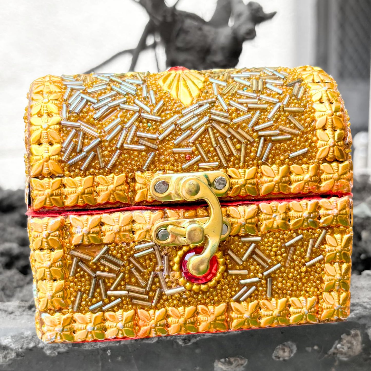 santarms Golden Small Vanity Gift Box – Perfect for Jewelry, Watches, Earrings, Accessories, and Return Gifts – Elegant and Luxurious Gift Box for Special Occasions