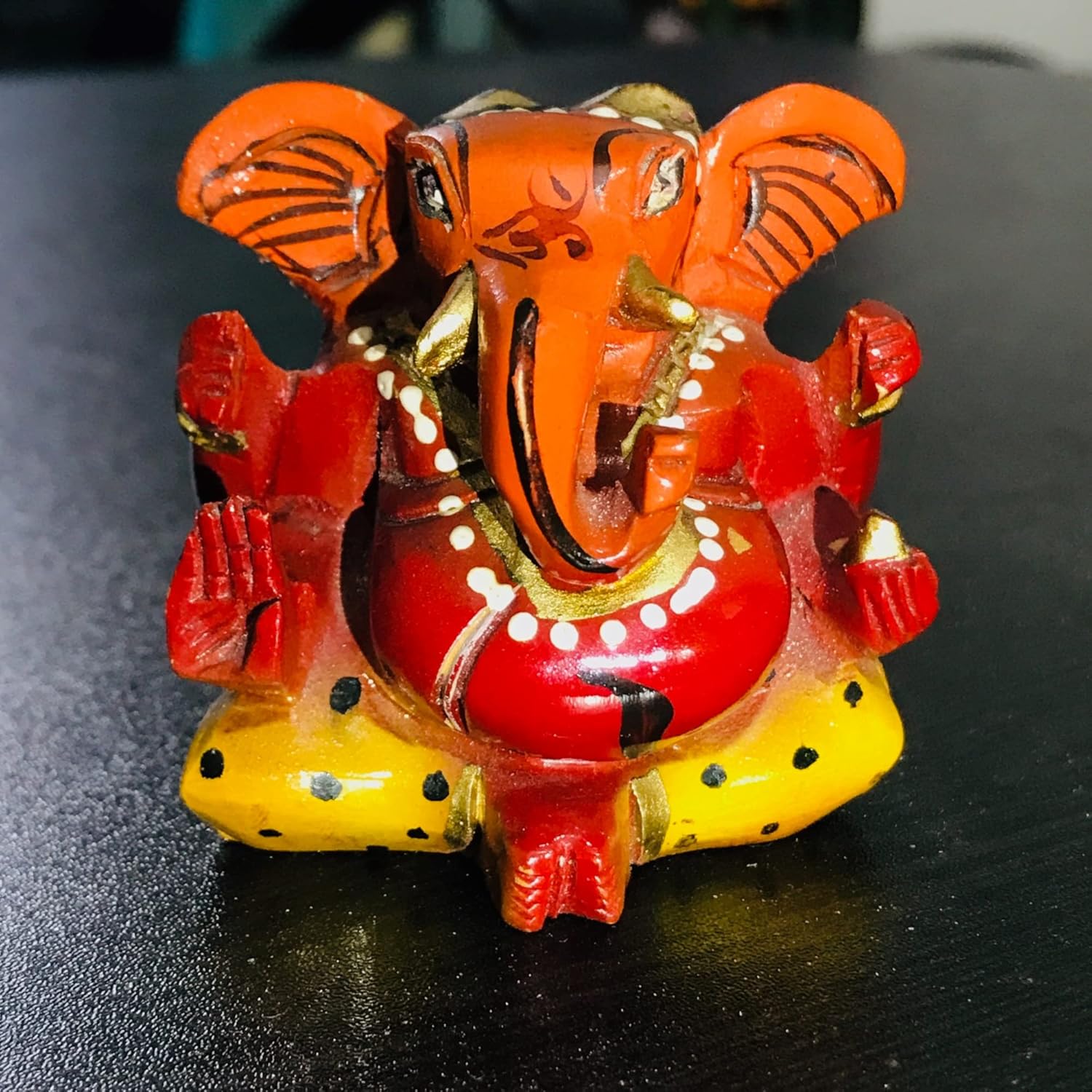 santarms sidhivinayak Ganesh Idol Statue - Idol for car Dashboard - Ganesha for Gift Items or Home décor Decoration Accessories - Size : 2 inch