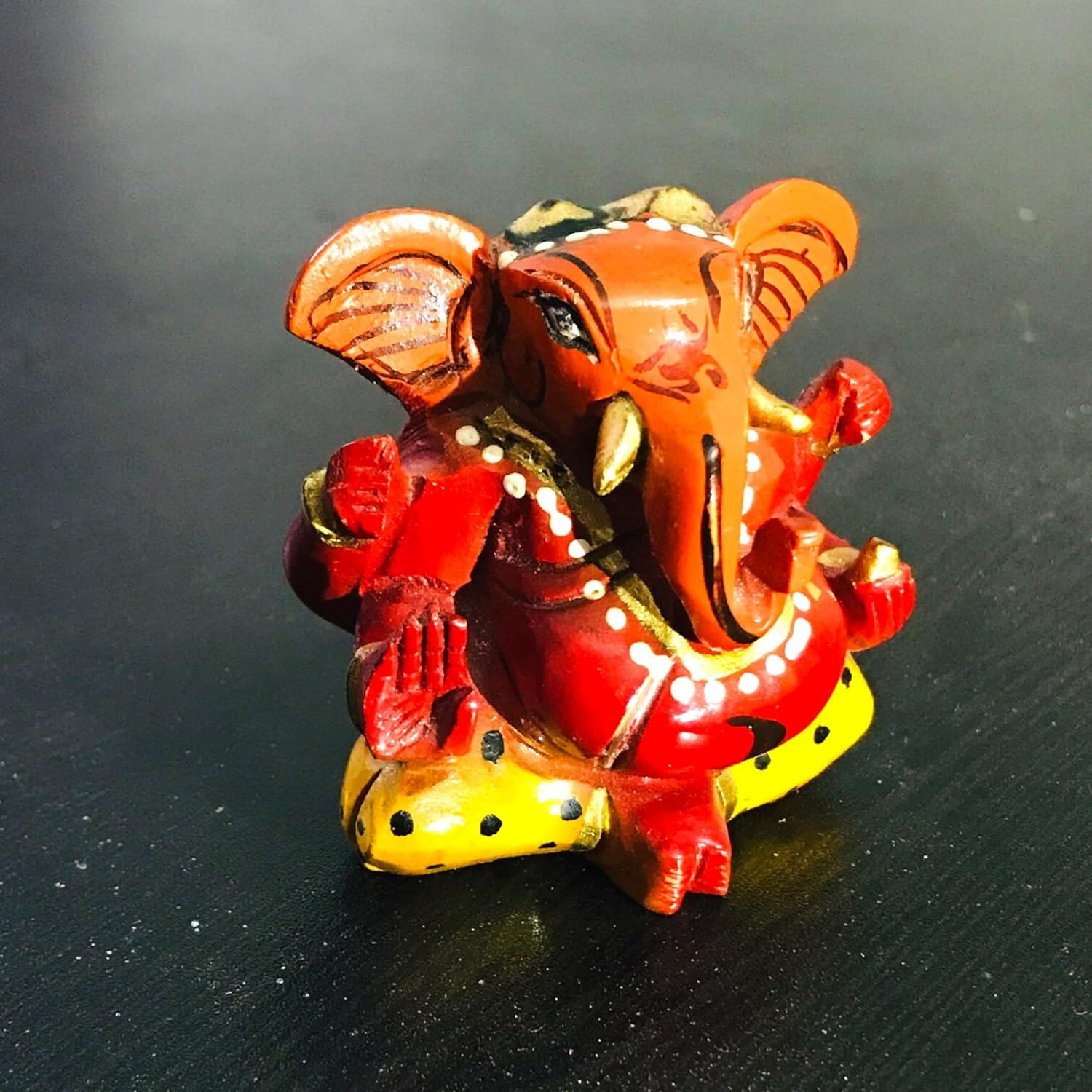 santarms sidhivinayak Ganesh Idol Statue - Idol for car Dashboard - Ganesha for Gift Items or Home décor Decoration Accessories - Size : 2 inch