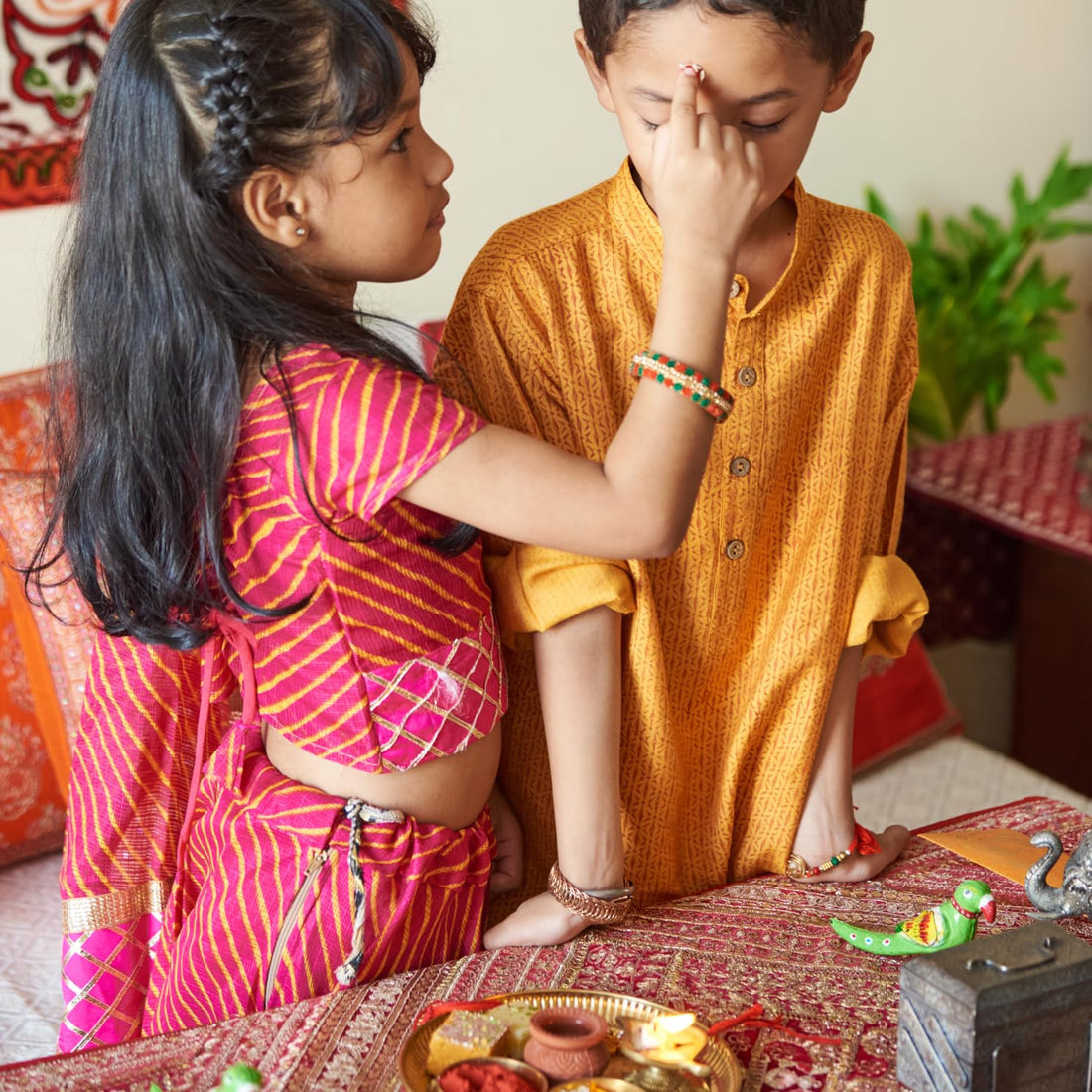 Santarms Kesar Chandan Powder, 5 Grams, for Tilak Pooja