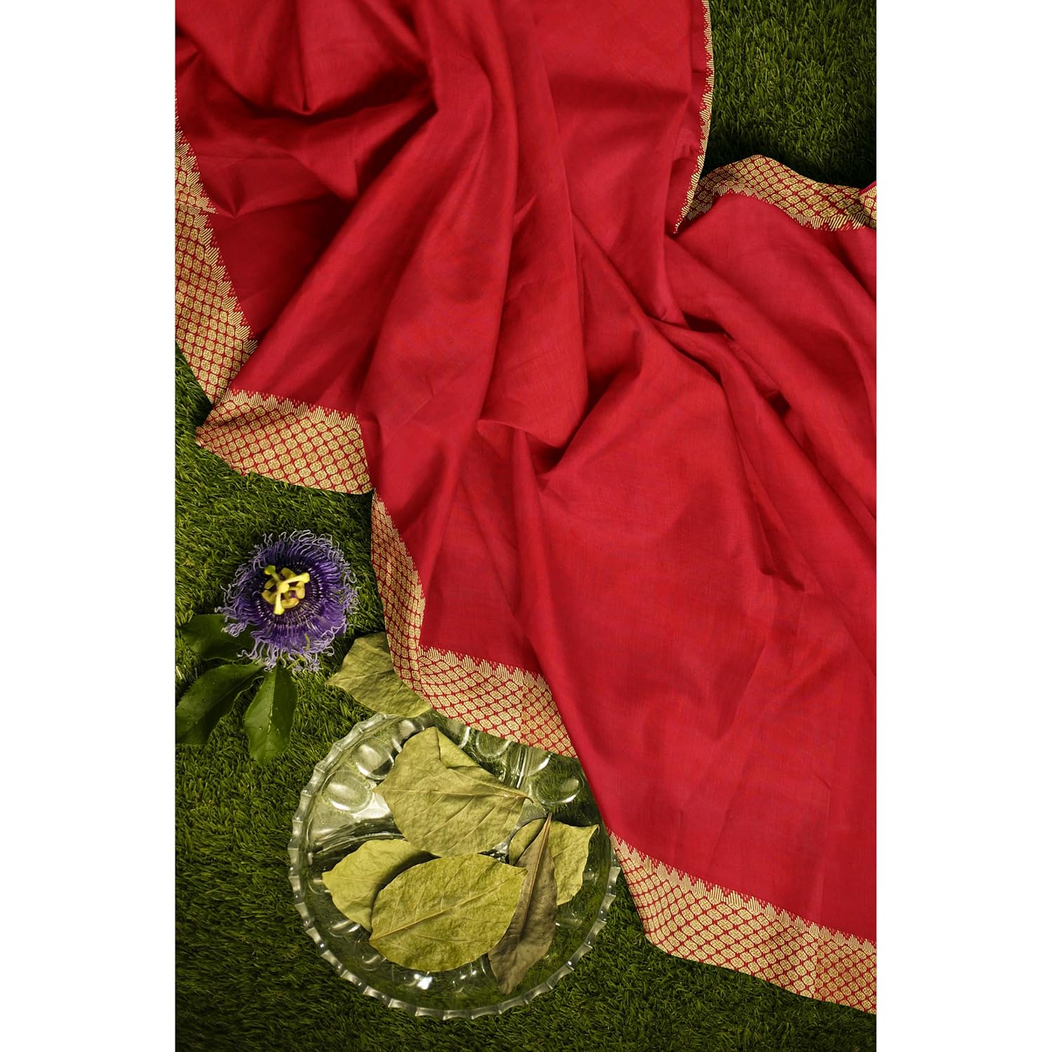 Hira Silk Kanjivaram Saree for Women, Banarasi Silk Saree/Sari with Unstitched Blouse Piece, Red