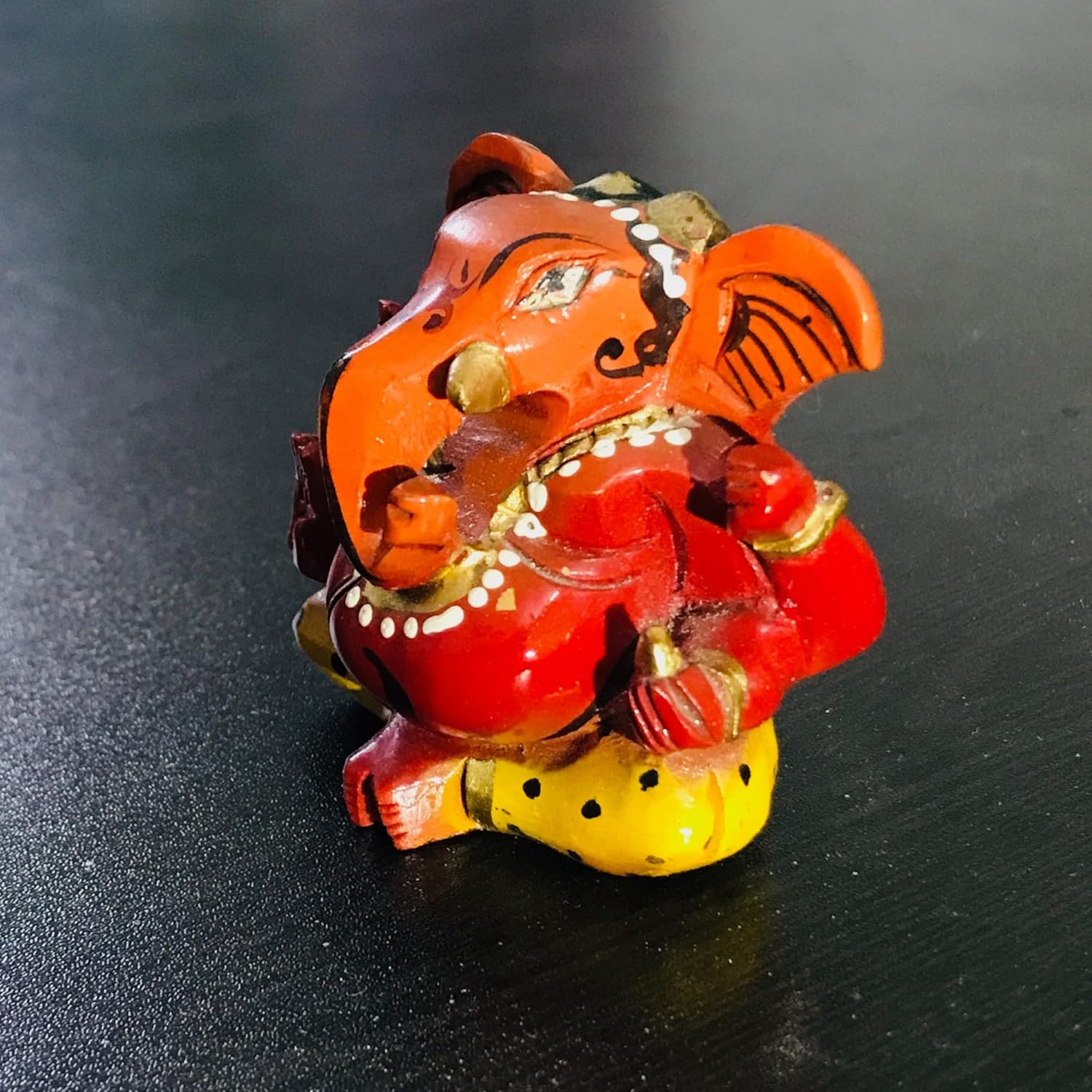 santarms sidhivinayak Ganesh Idol Statue - Idol for car Dashboard - Ganesha for Gift Items or Home décor Decoration Accessories - Size : 2 inch