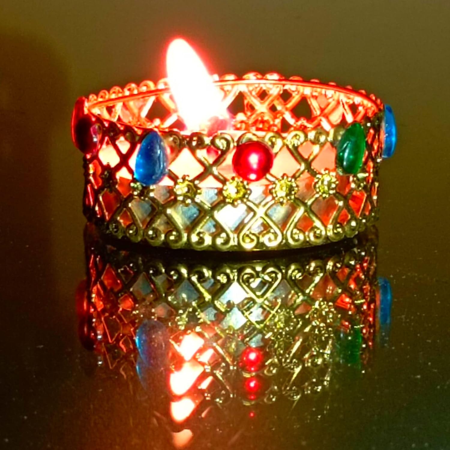 Golden Red Aluminium Tealight Holder for Christmas