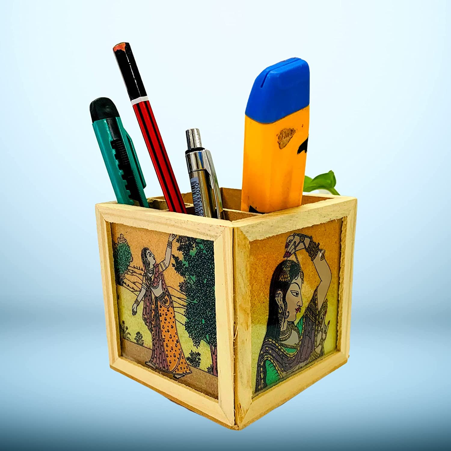 Santarms wooden pen and pencil stand brown finish